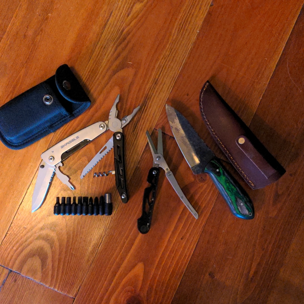 Multi tool and hunting knife